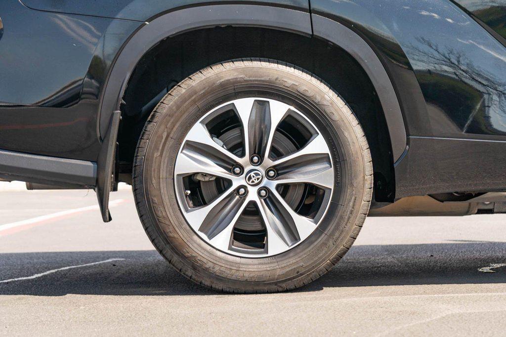 used 2021 Toyota Highlander car, priced at $30,643