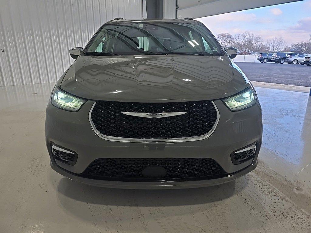 used 2023 Chrysler Pacifica car, priced at $28,700