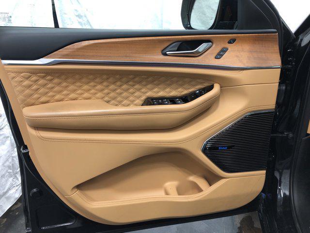 used 2024 Jeep Grand Cherokee car, priced at $50,999