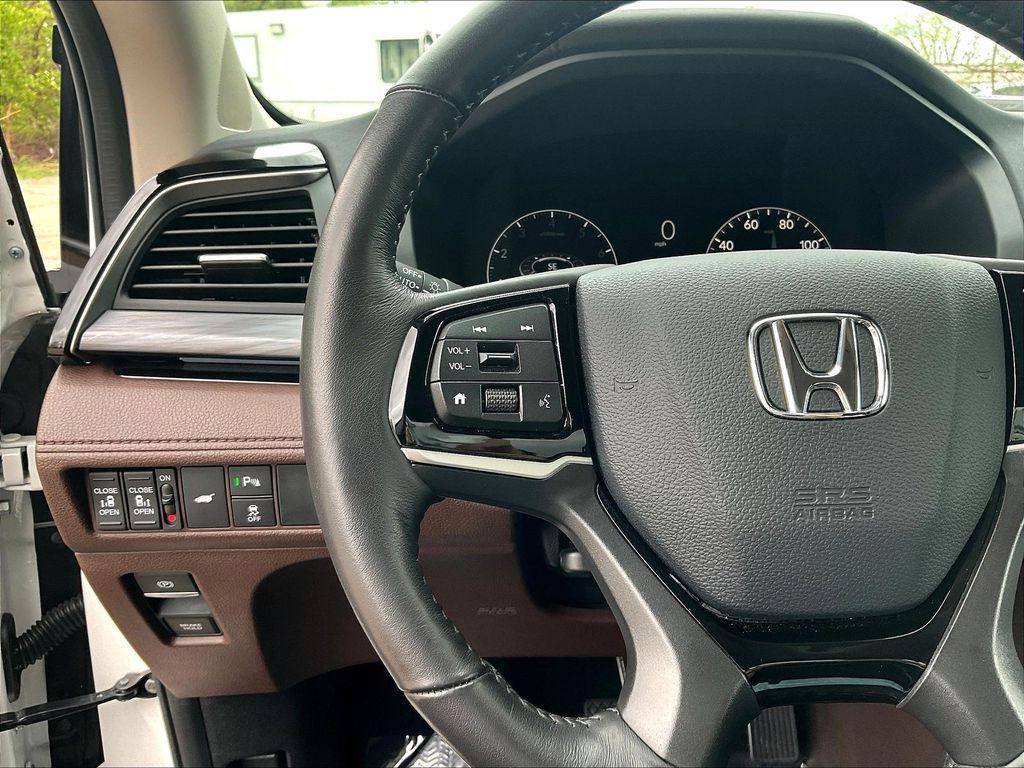 used 2025 Honda Odyssey car, priced at $46,699