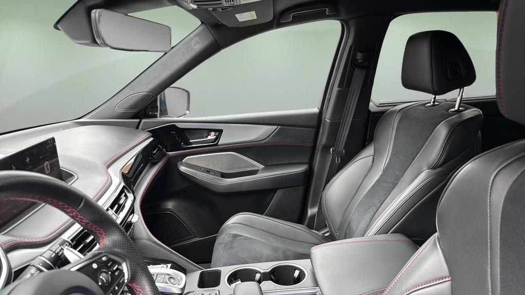 used 2023 Acura MDX car, priced at $41,997