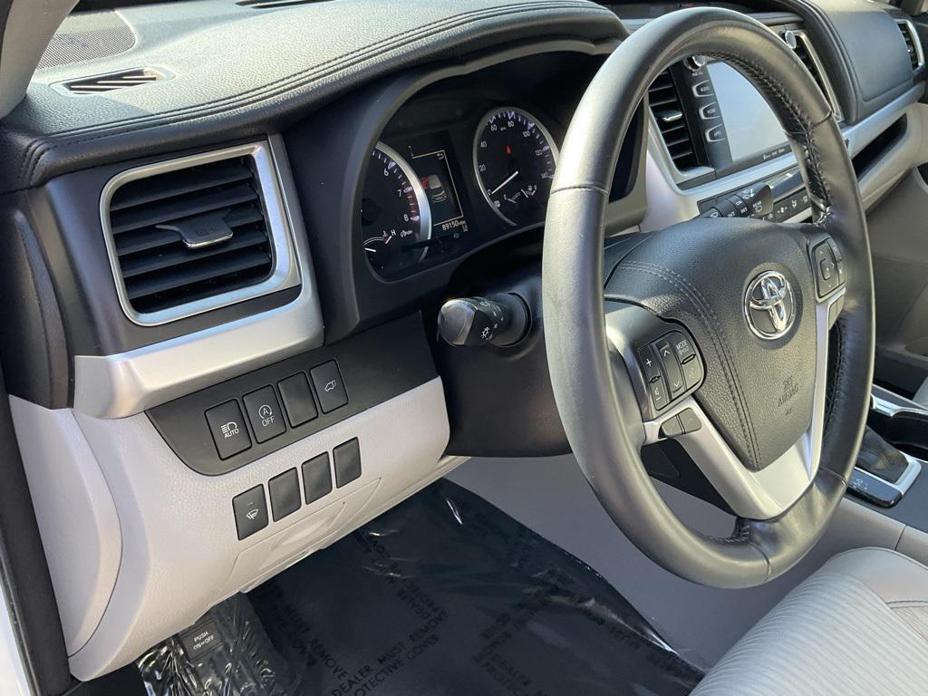 used 2018 Toyota Highlander car, priced at $21,500