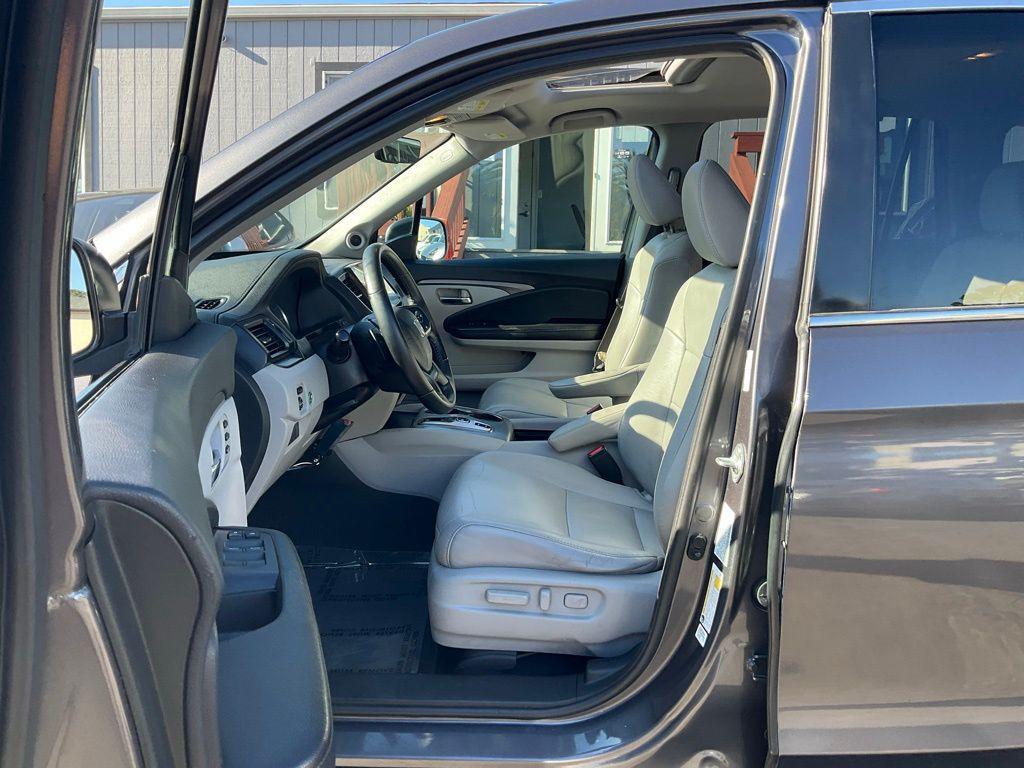 used 2021 Honda Pilot car, priced at $19,998