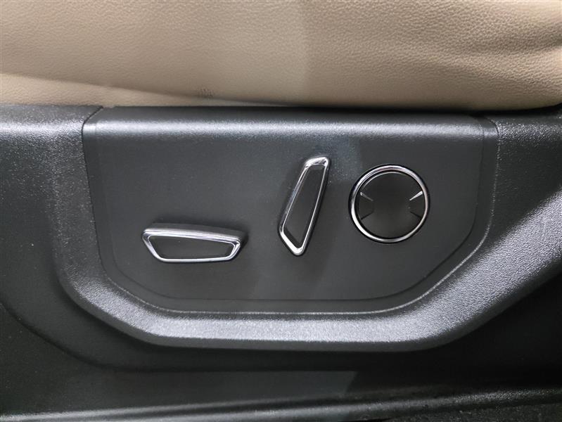 used 2024 Ford Expedition car, priced at $48,900