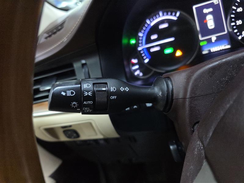 used 2018 Lexus ES 300h car, priced at $13,600