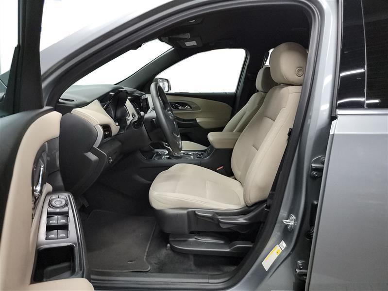 used 2023 Chevrolet Traverse car, priced at $19,900