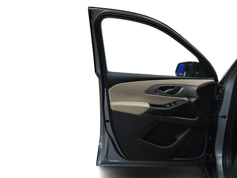 used 2023 Chevrolet Traverse car, priced at $19,900