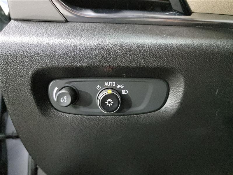 used 2023 Chevrolet Traverse car, priced at $21,600