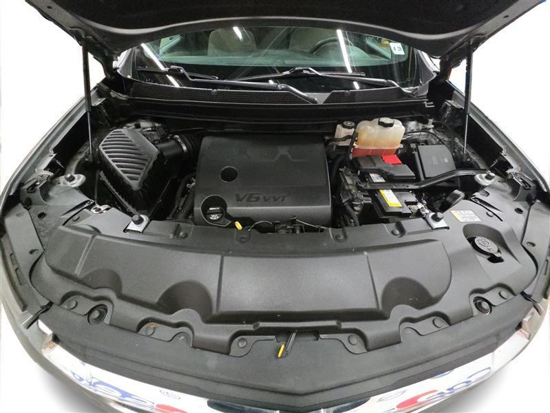 used 2023 Chevrolet Traverse car, priced at $20,300