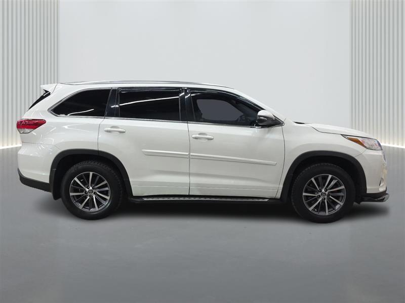 used 2018 Toyota Highlander car, priced at $22,900