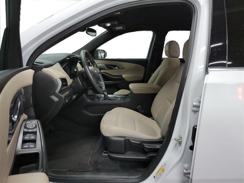 used 2023 Chevrolet Traverse car, priced at $21,600