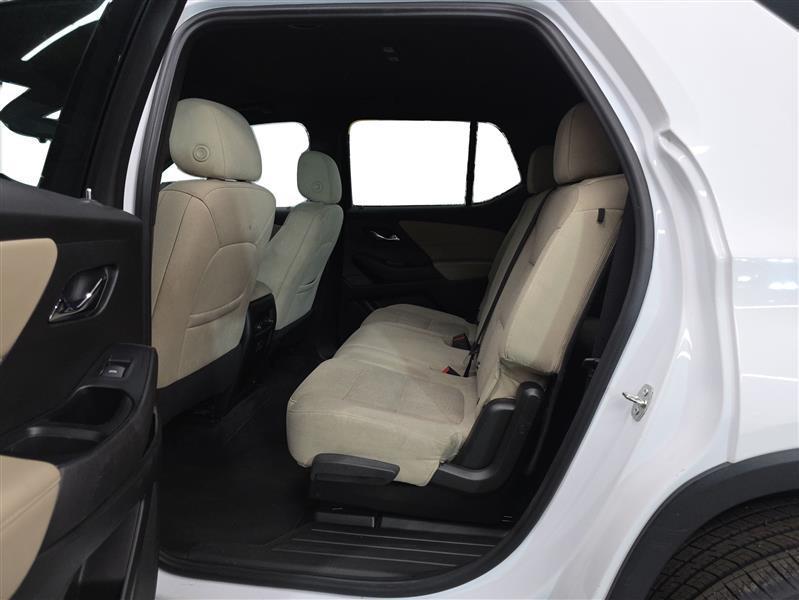 used 2023 Chevrolet Traverse car, priced at $22,600