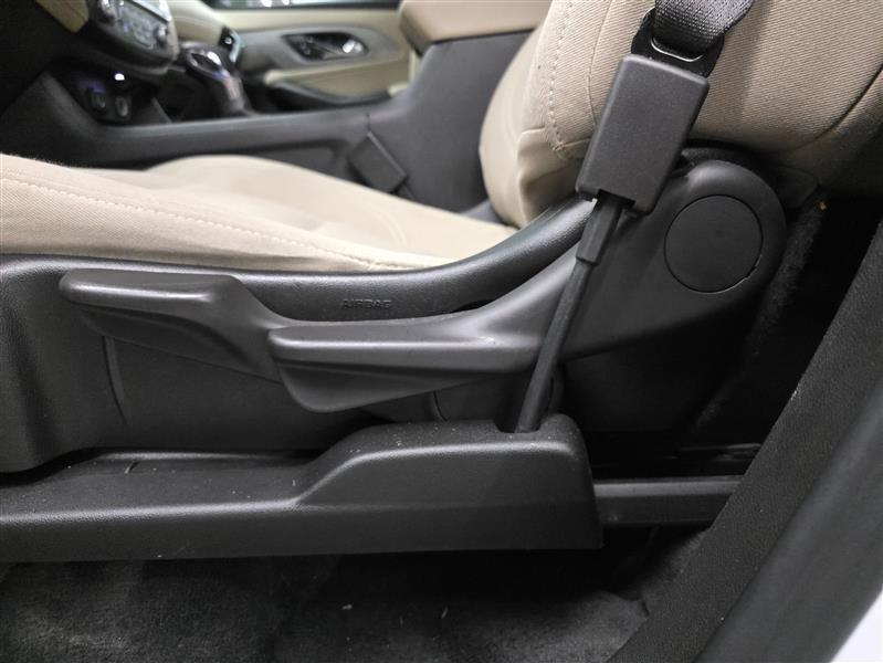 used 2023 Chevrolet Traverse car, priced at $22,600