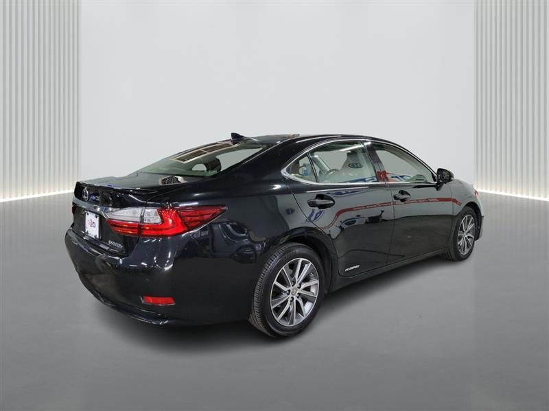 used 2017 Lexus ES 300h car, priced at $13,900