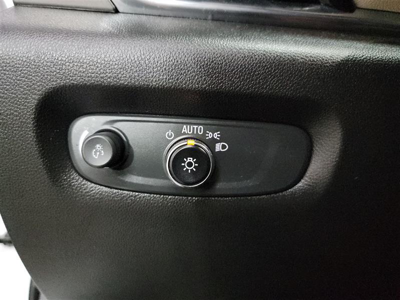 used 2023 Chevrolet Traverse car, priced at $21,600