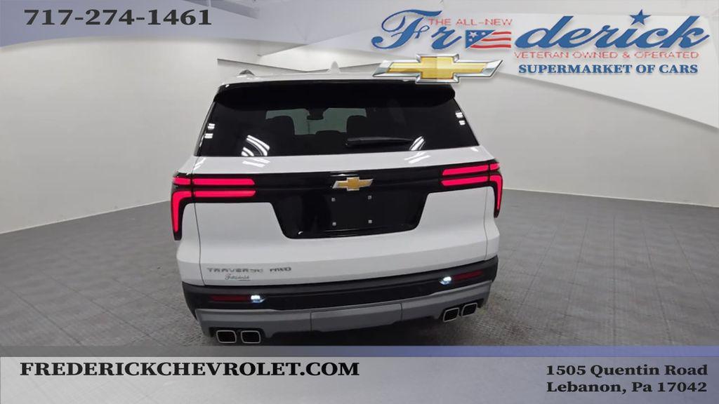 new 2025 Chevrolet Traverse car
