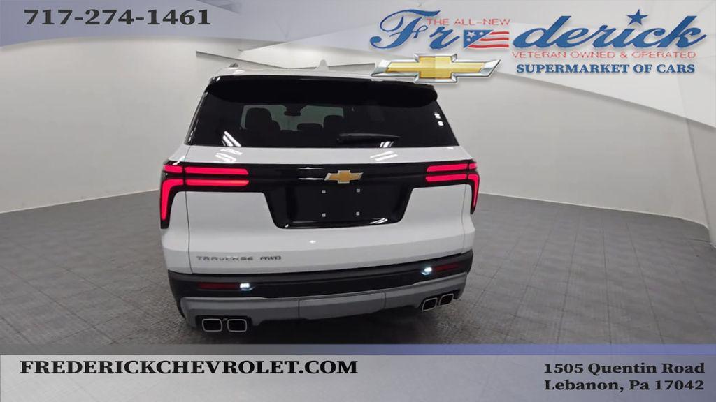 new 2025 Chevrolet Traverse car
