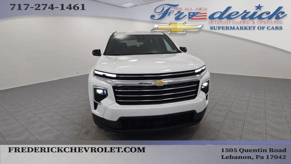 new 2025 Chevrolet Traverse car