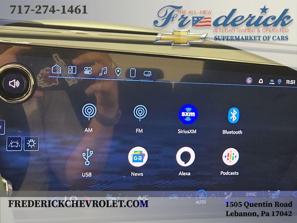 new 2025 Chevrolet Traverse car