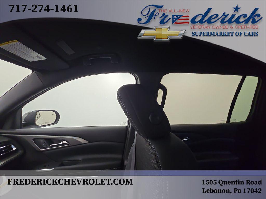 new 2025 Chevrolet Traverse car