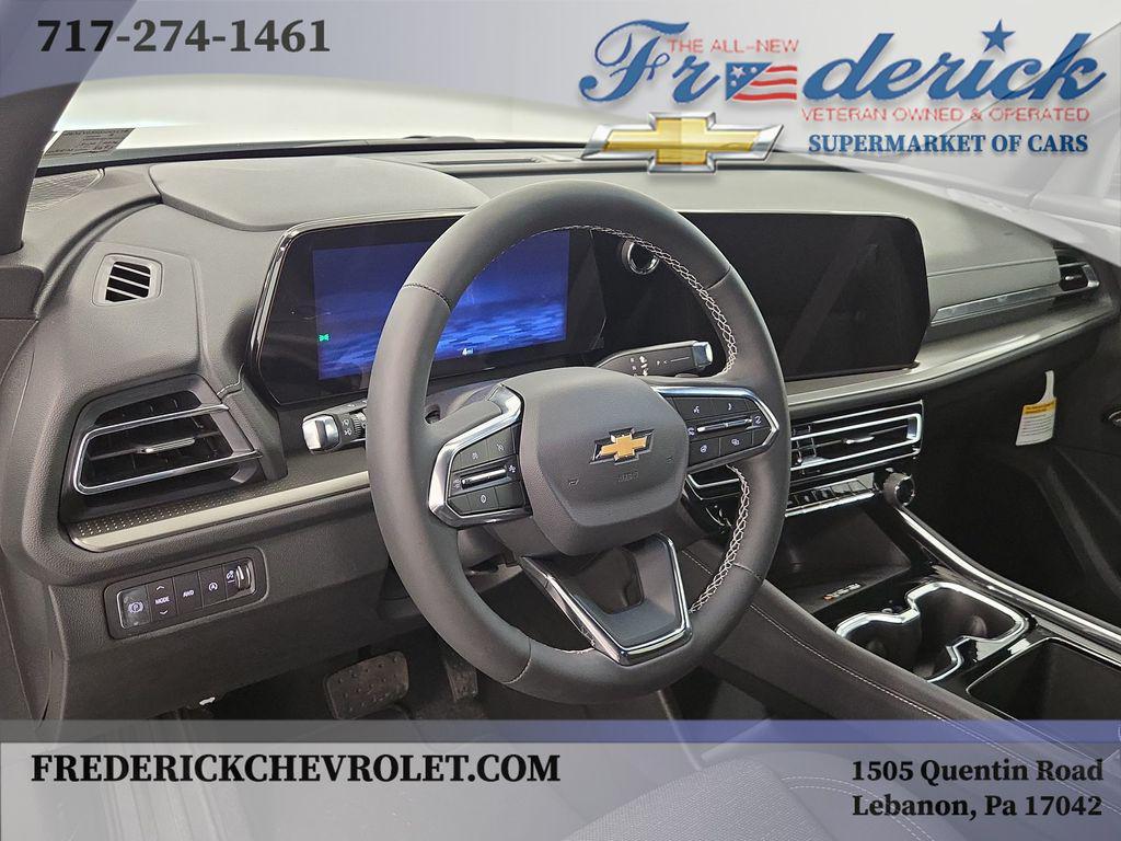 new 2025 Chevrolet Traverse car