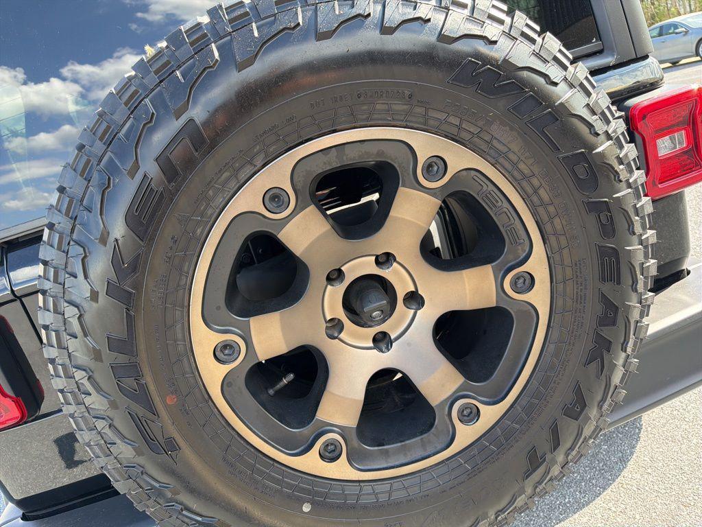 used 2021 Jeep Wrangler Unlimited car, priced at $27,990