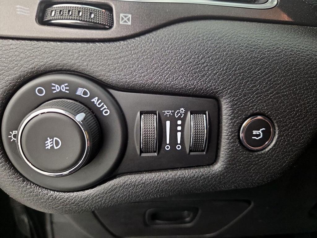 used 2019 Jeep Cherokee car, priced at $18,998