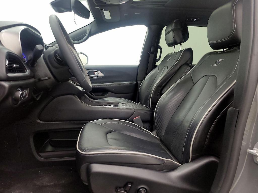 used 2022 Chrysler Pacifica car, priced at $33,998