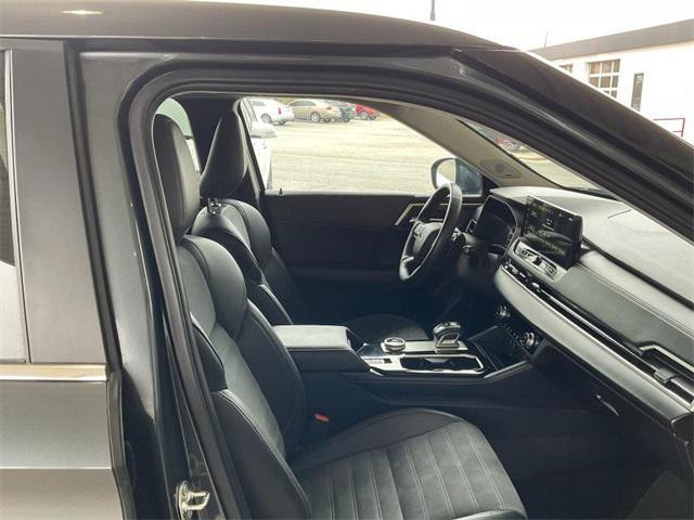 used 2025 Mitsubishi Outlander car, priced at $26,000