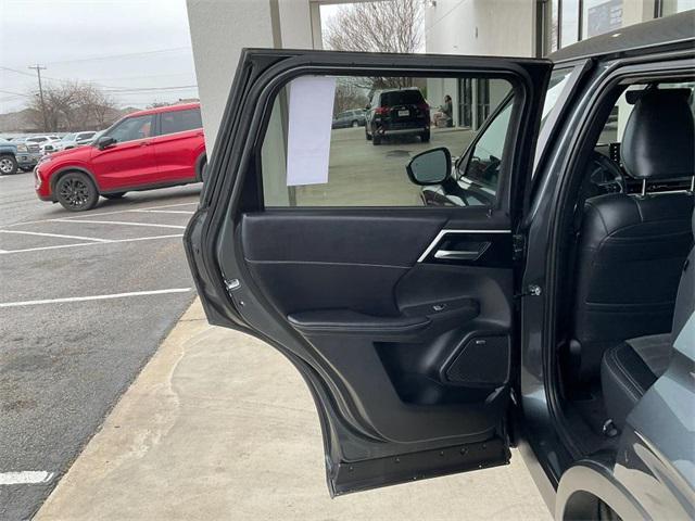 used 2025 Mitsubishi Outlander car, priced at $26,000