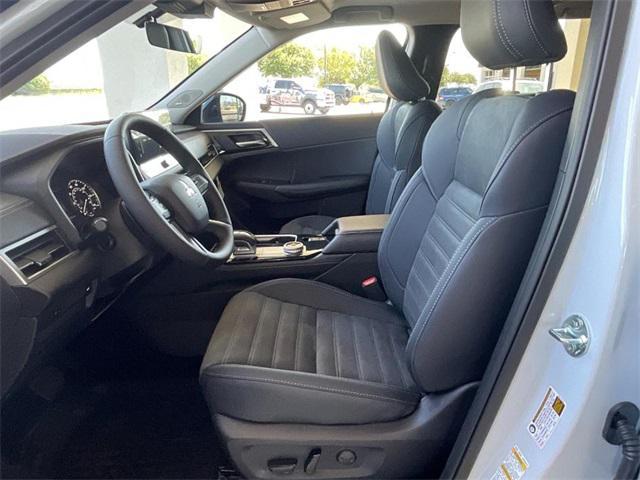 new 2025 Mitsubishi Outlander car, priced at $44,260