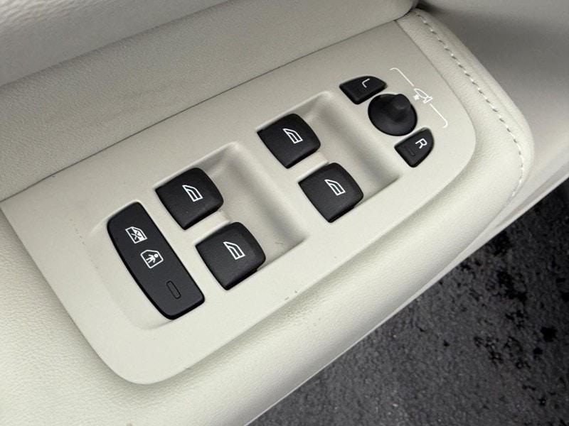 new 2026 Volvo XC60 car, priced at $70,200