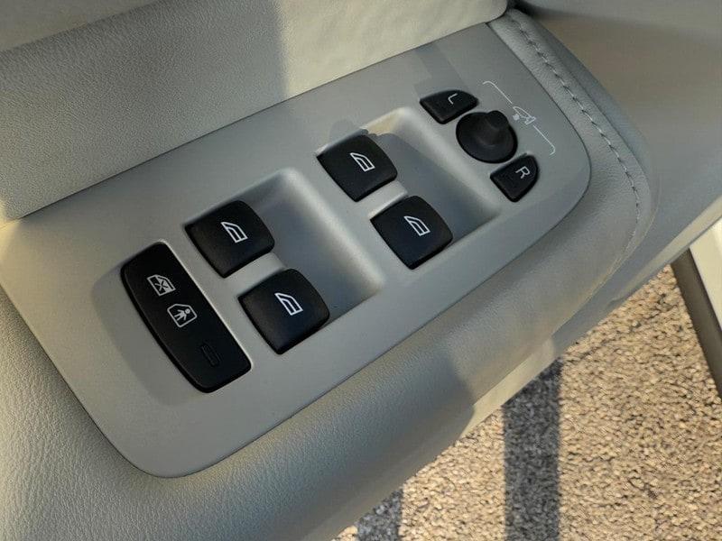 new 2026 Volvo XC60 Plug-In Hybrid car, priced at $75,450