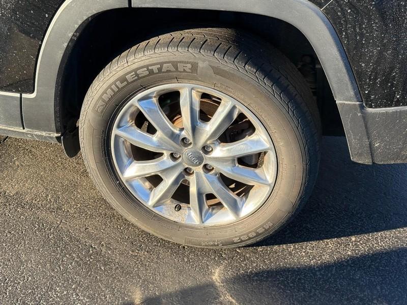 used 2017 Jeep Cherokee car