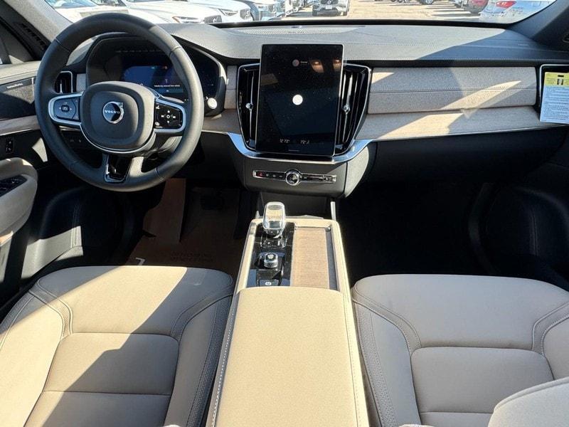 new 2026 Volvo XC90 Plug-In Hybrid car, priced at $81,875