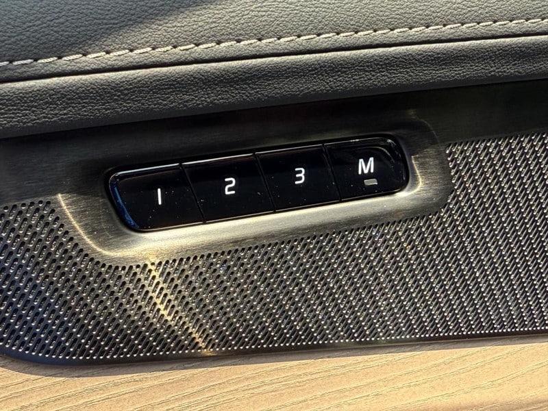 new 2025 Volvo XC90 Plug-In Hybrid car, priced at $71,805