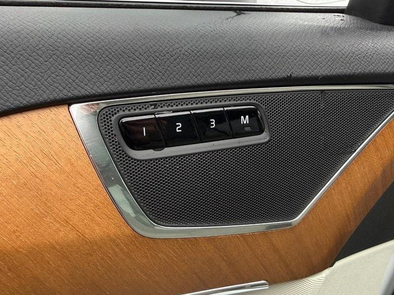 used 2021 Volvo XC90 car, priced at $27,890