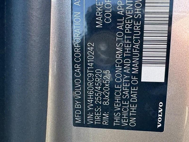 new 2026 Volvo XC60 Plug-In Hybrid car, priced at $69,285