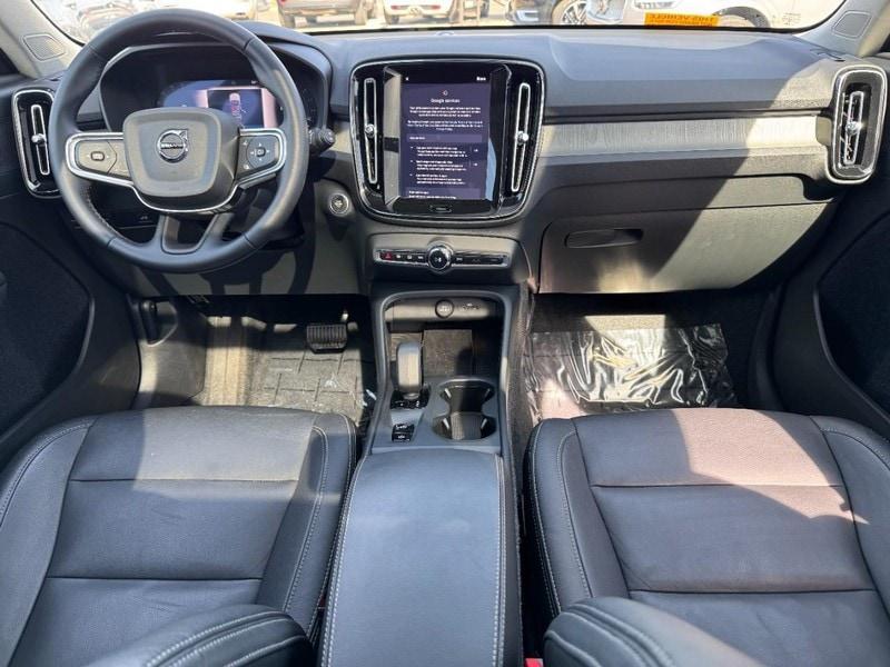 used 2025 Volvo XC40 car, priced at $31,927