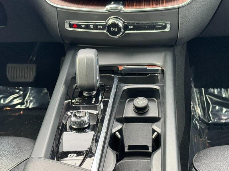 used 2023 Volvo XC60 car, priced at $30,955