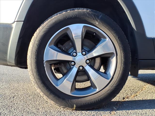 used 2020 Jeep Cherokee car, priced at $14,650