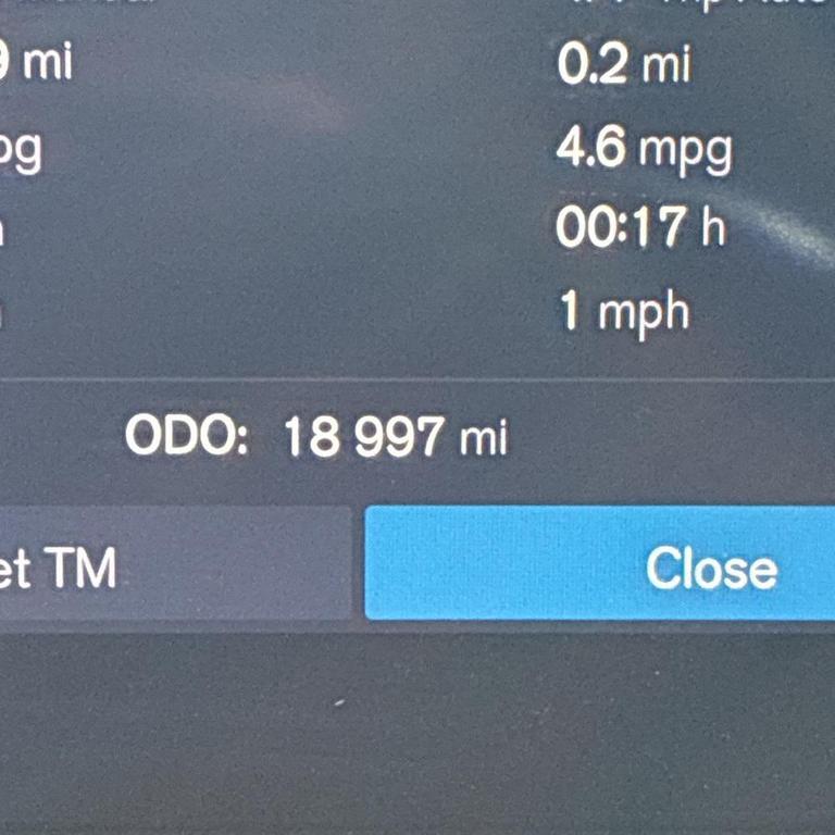 used 2025 Volvo V60 Cross Country car, priced at $35,500