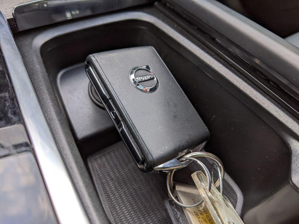 used 2024 Volvo XC90 Recharge Plug-In Hybrid car, priced at $52,000