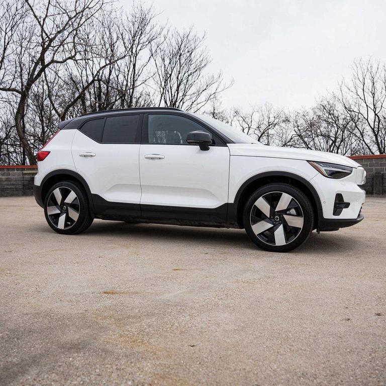 used 2024 Volvo XC40 Recharge Pure Electric car, priced at $37,500