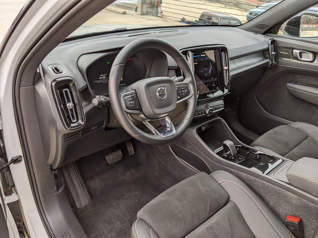 used 2024 Volvo XC40 Recharge Pure Electric car, priced at $34,000