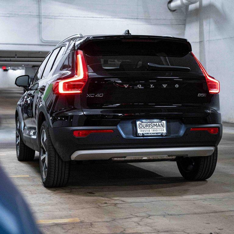 new 2025 Volvo XC40 car, priced at $39,500