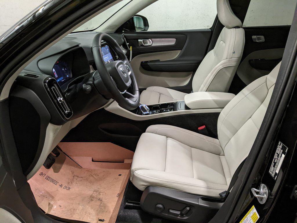 new 2025 Volvo XC40 car, priced at $39,500