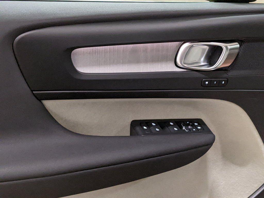 new 2025 Volvo XC40 car, priced at $39,500