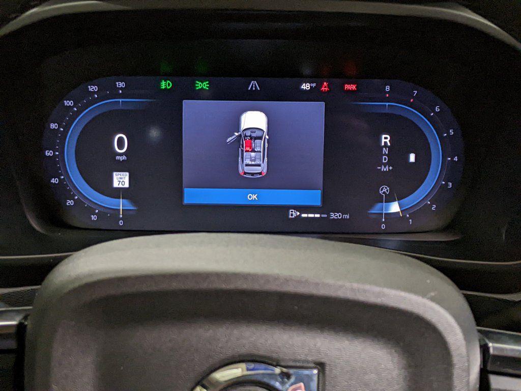 new 2025 Volvo XC40 car, priced at $39,500