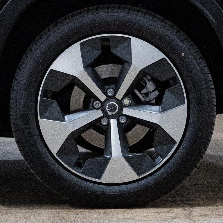 new 2025 Volvo XC40 car, priced at $39,500